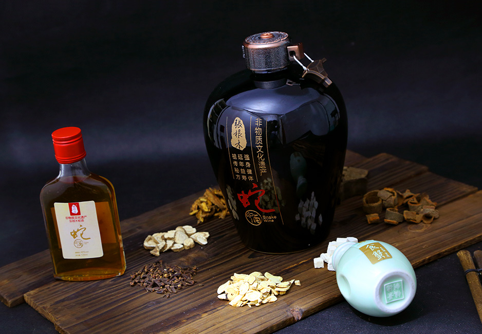 张根木蛇酒产品摄影★早晨摄影★太仓,昆山,常熟,靖江,南通,苏州专业的产品摄影和拍摄公司